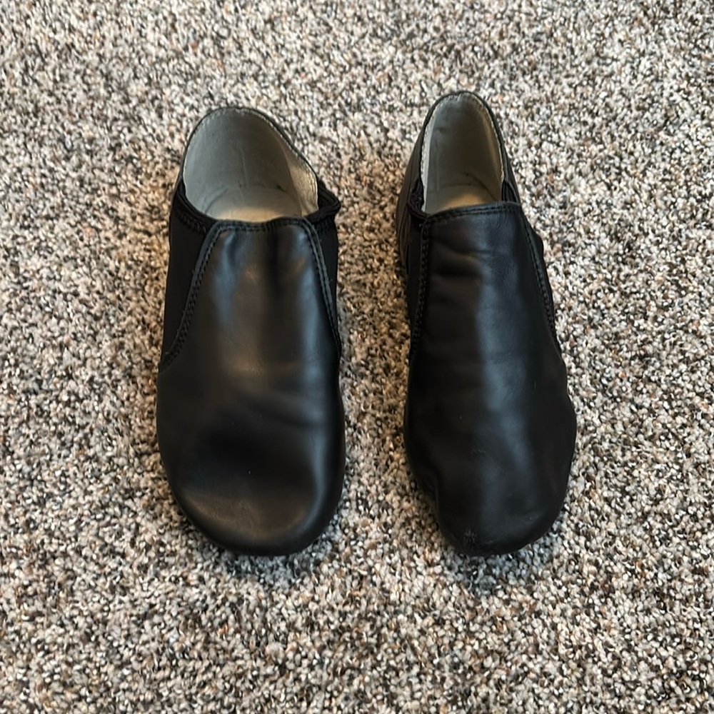 Linodes Girls Jazz shoes size 13.5